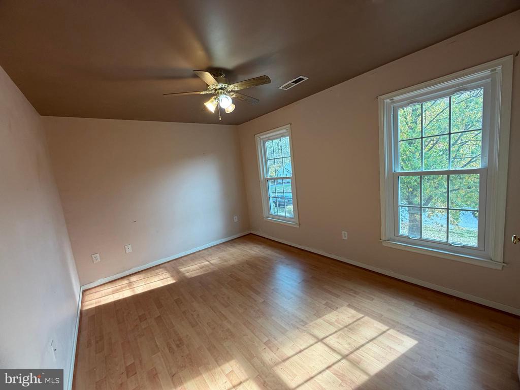 33 BROOKSTONE DRIVE