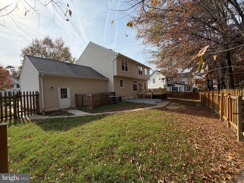 33 BROOKSTONE DRIVE