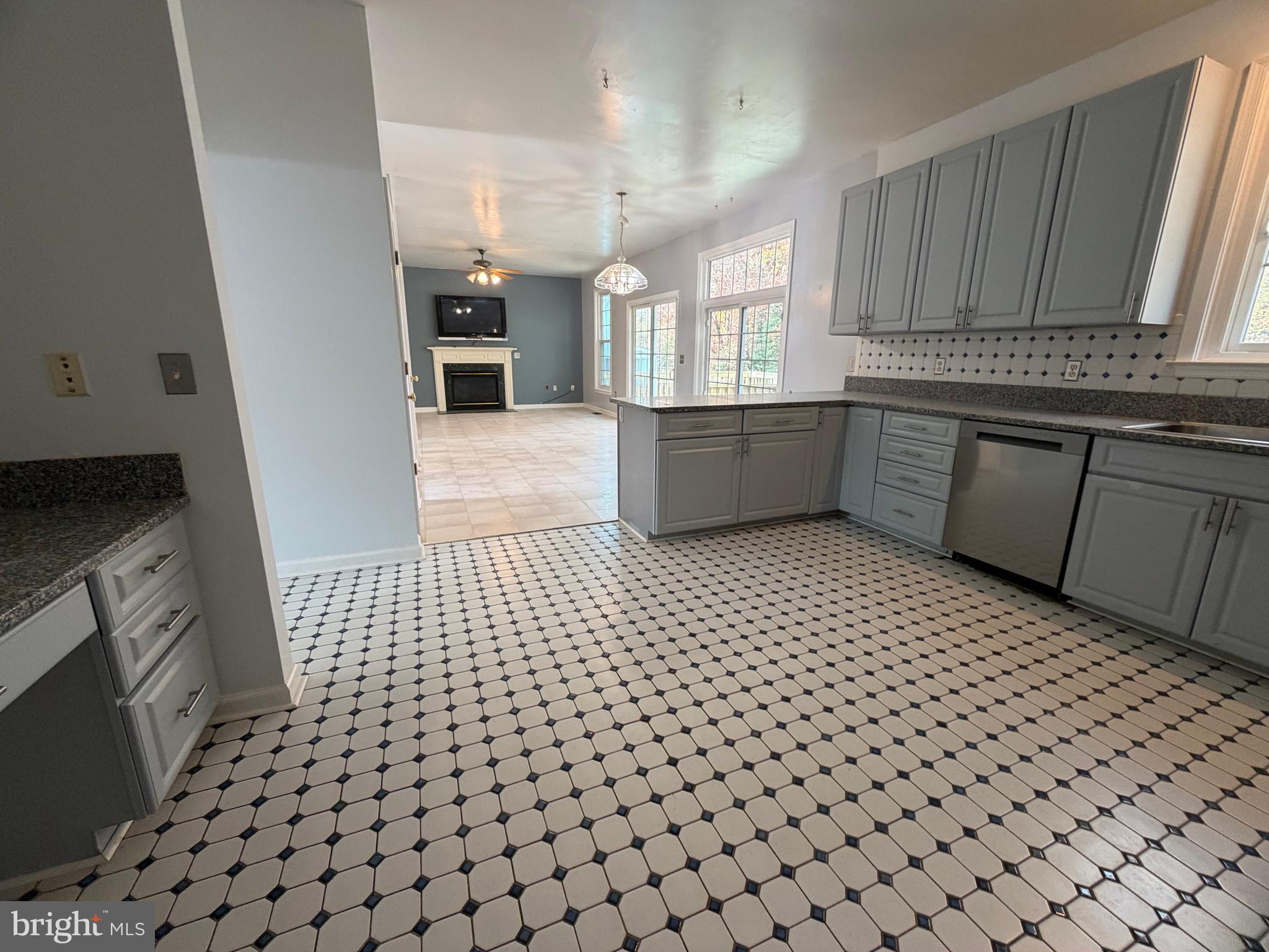 33 BROOKSTONE DRIVE