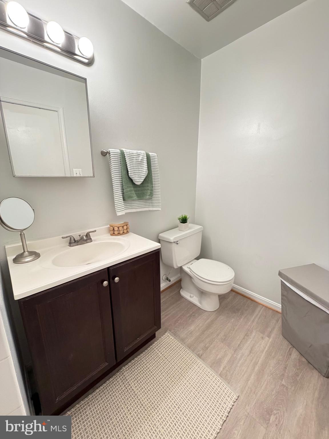 1241 THOMAS JEFFERSON PLACE