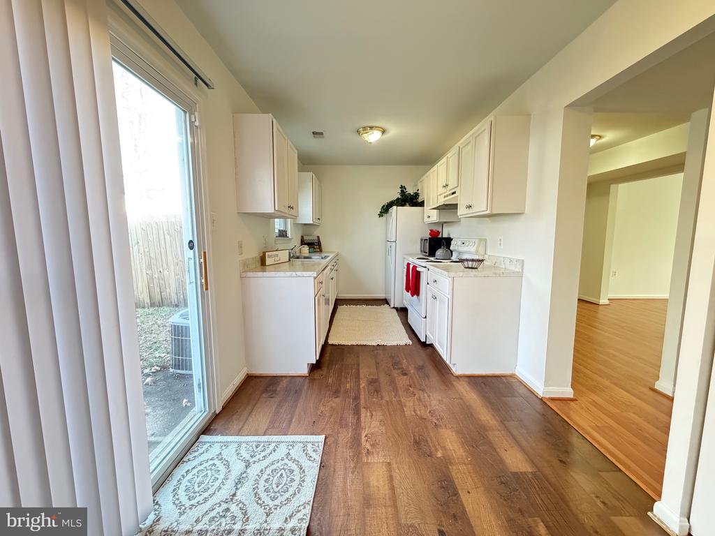 1241 THOMAS JEFFERSON PLACE