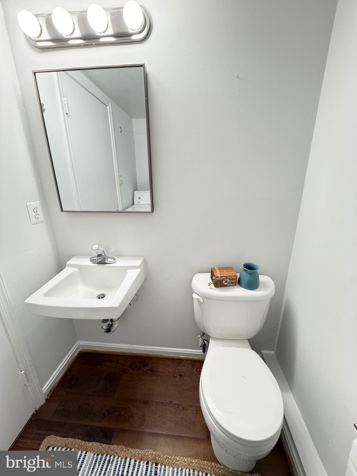 1241 THOMAS JEFFERSON PLACE