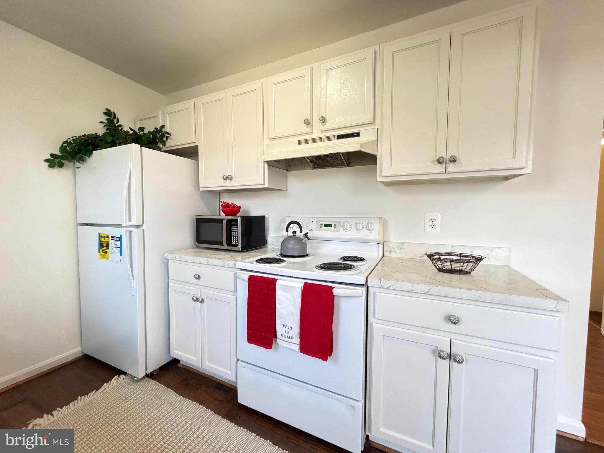 1241 THOMAS JEFFERSON PLACE