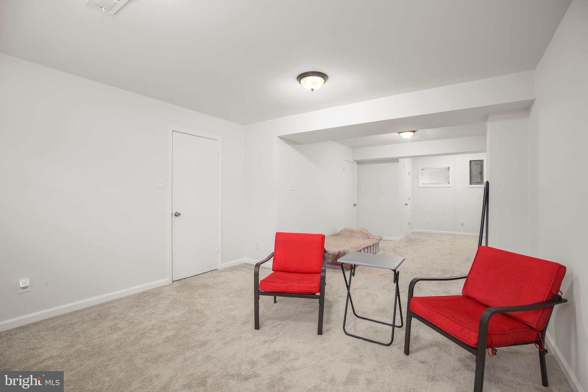 1109 THOMAS JEFFERSON PLACE