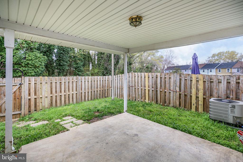 1109 THOMAS JEFFERSON PLACE