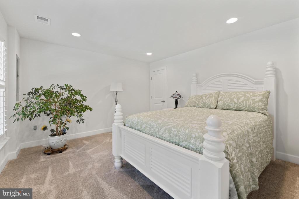 164 MISTFLOWER COURT