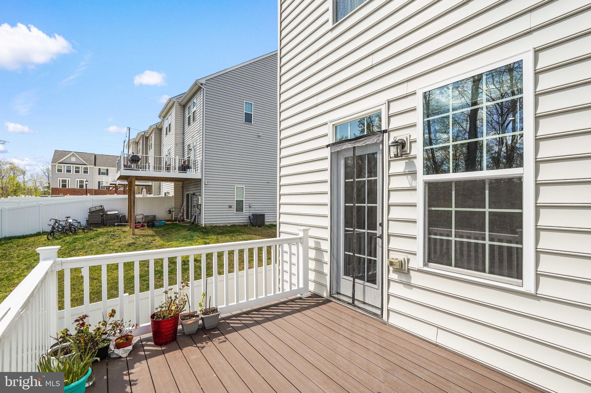 527 VIEW POINT WAY