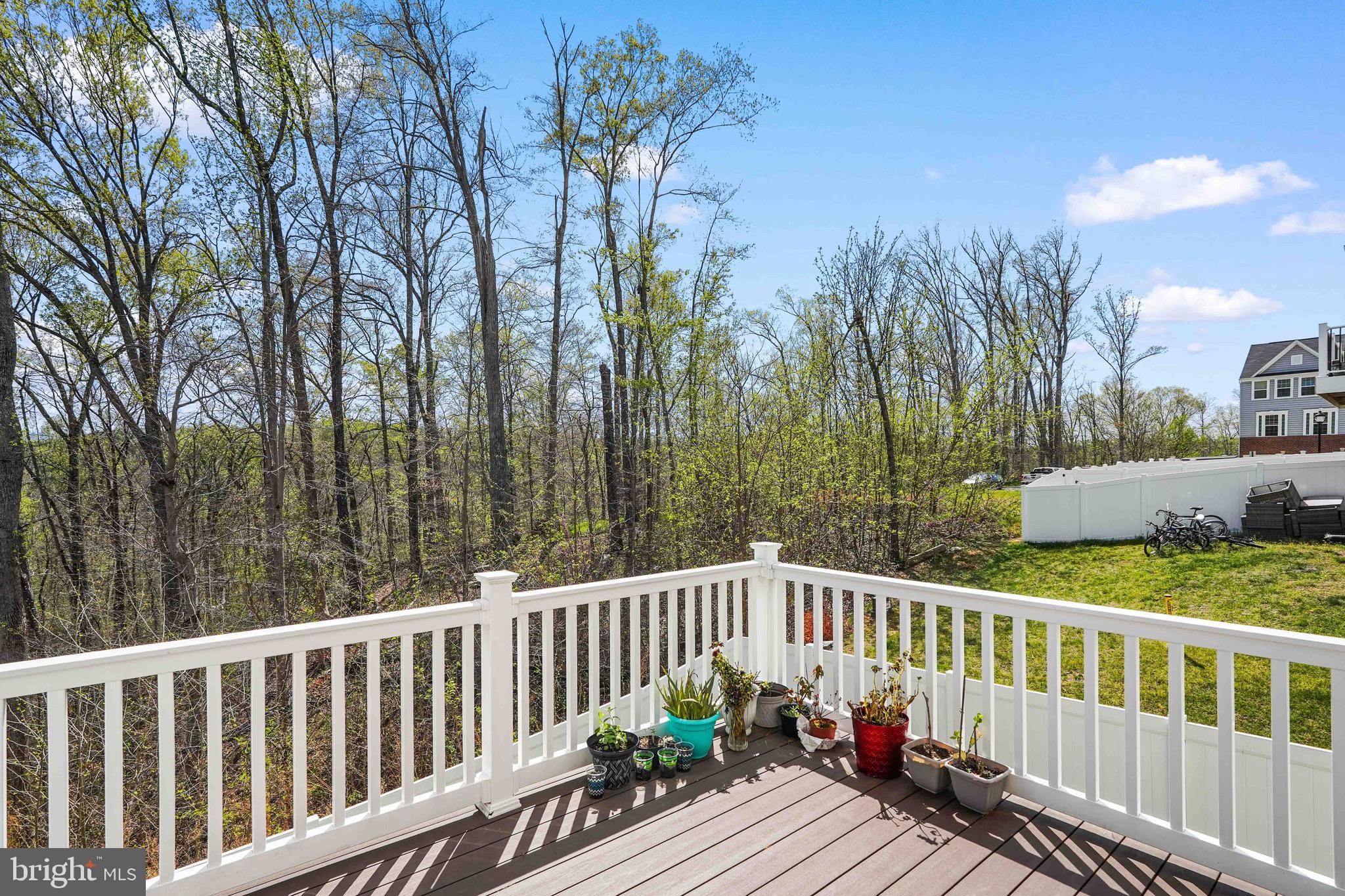 527 VIEW POINT WAY