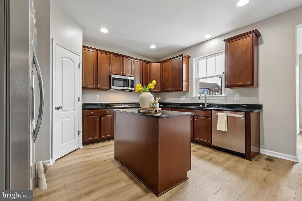 5 COULTER LANE