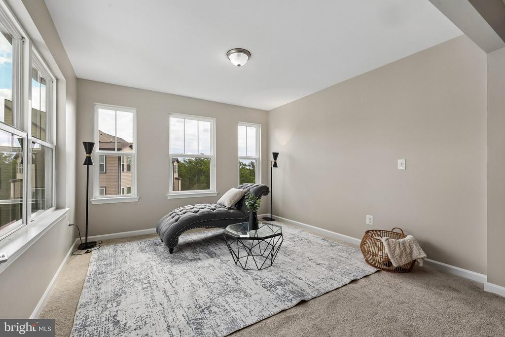 5 COULTER LANE