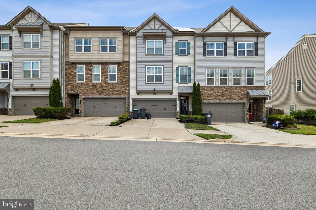 5 COULTER LANE
