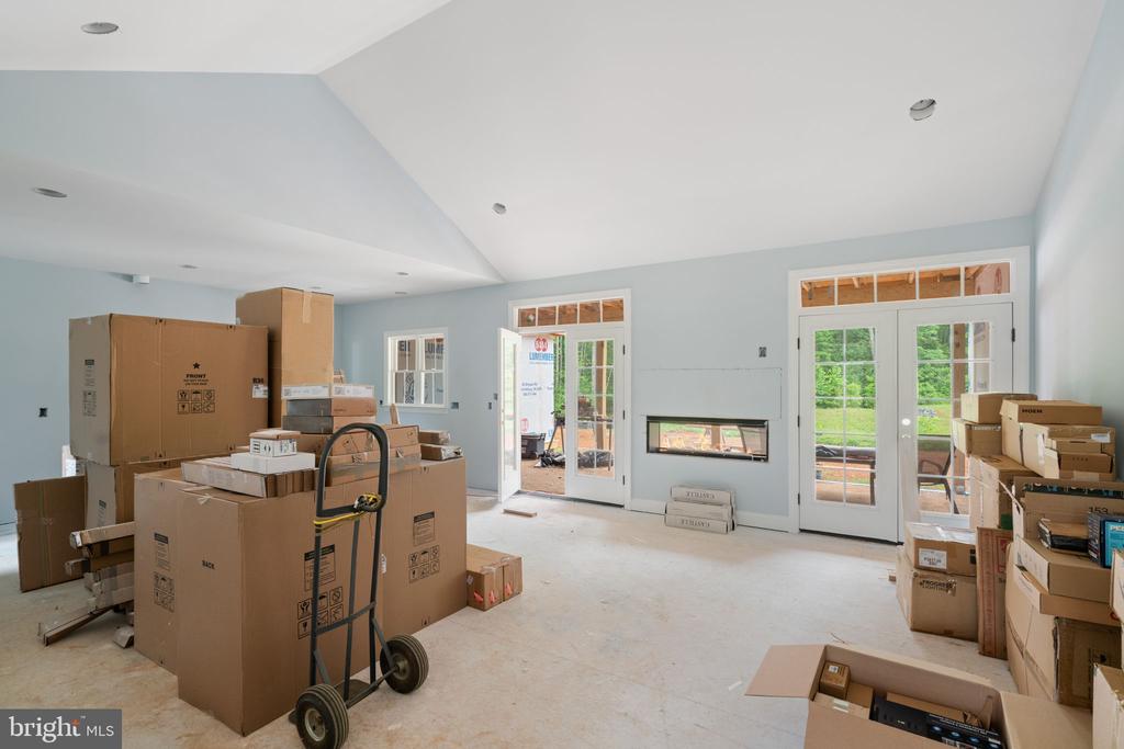 38 DAHLIA LANE