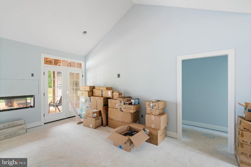 38 DAHLIA LANE
