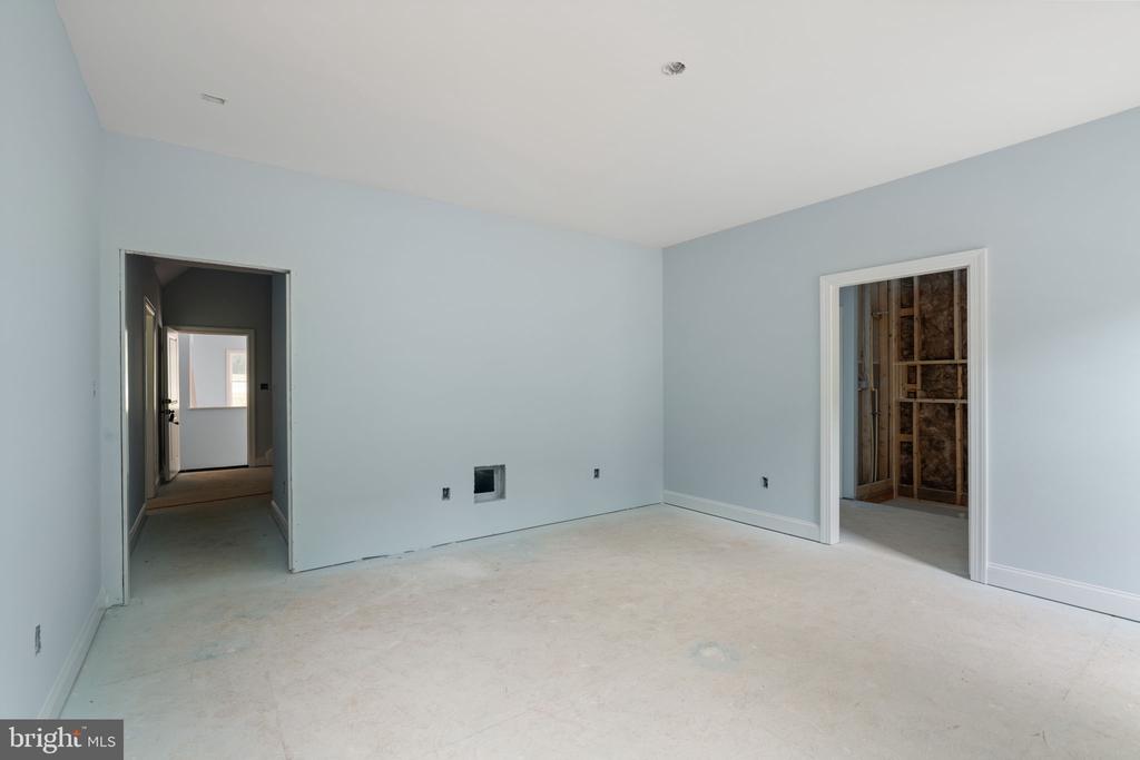 38 DAHLIA LANE