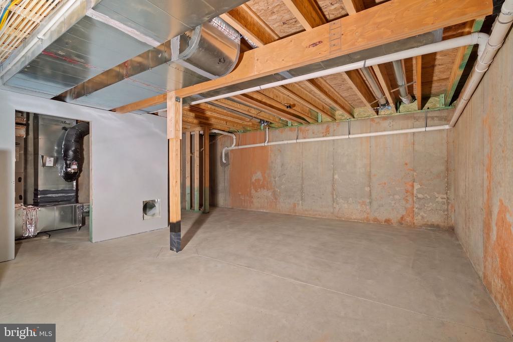 38 DAHLIA LANE