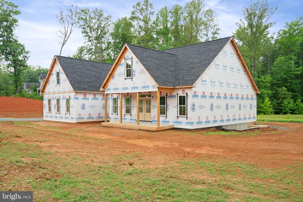 38 DAHLIA LANE