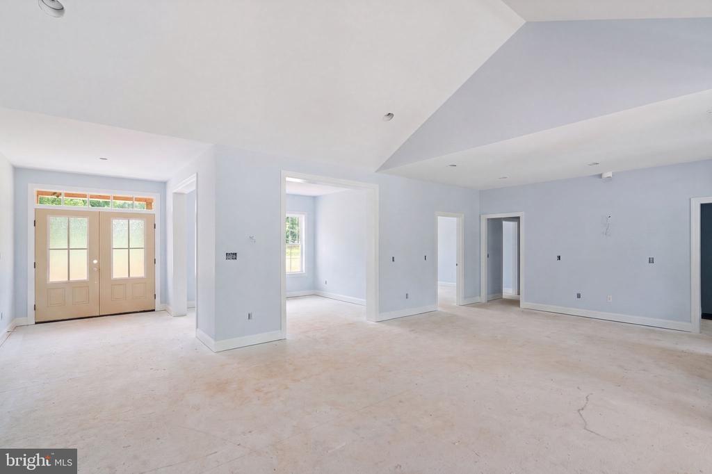 38 DAHLIA LANE