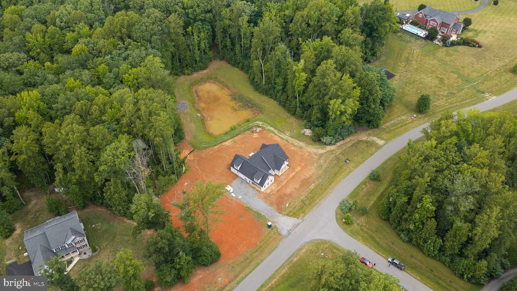 38 DAHLIA LANE