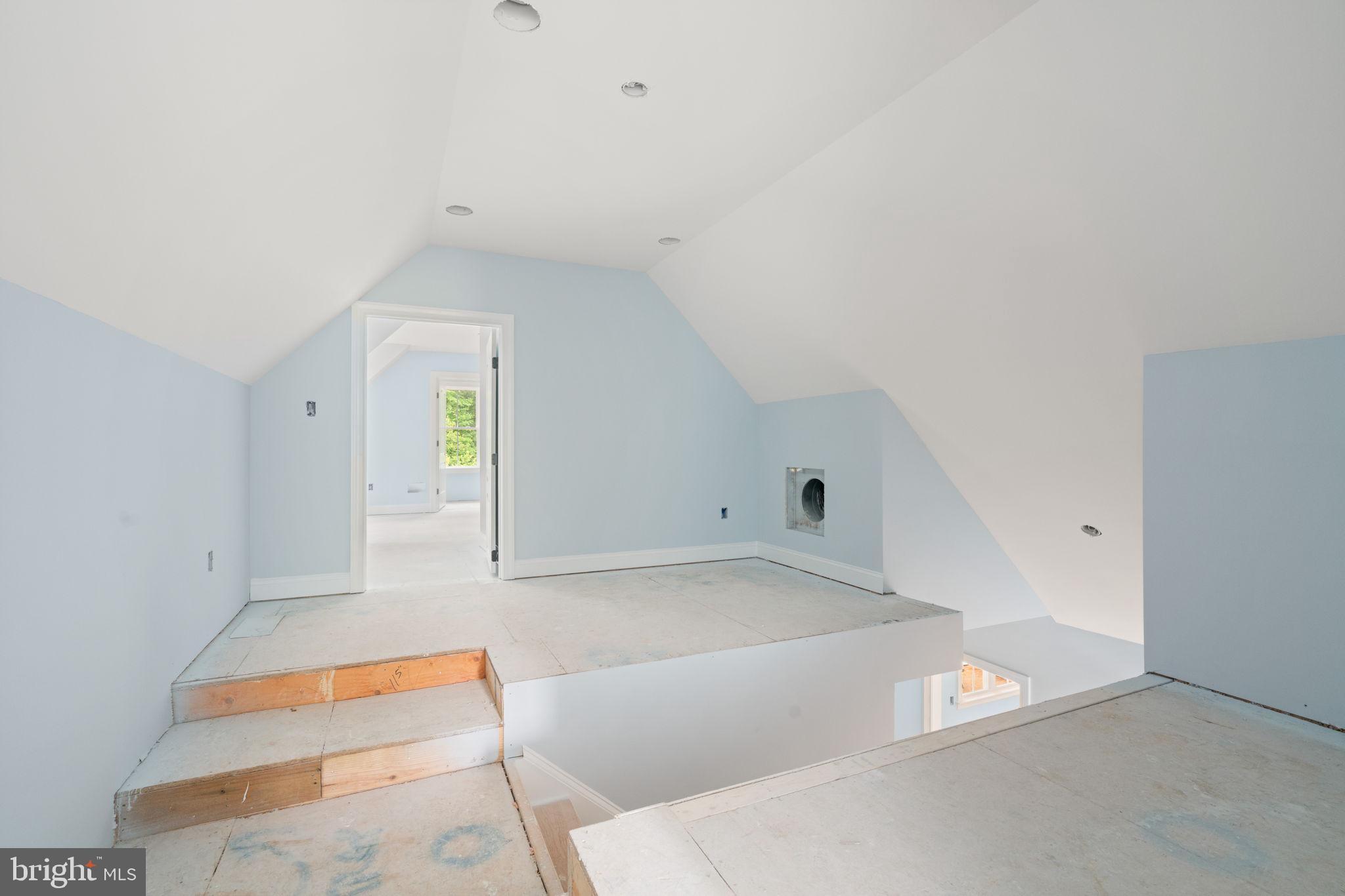 38 DAHLIA LANE