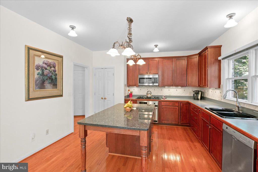 5 BEAVER RIDGE ROAD