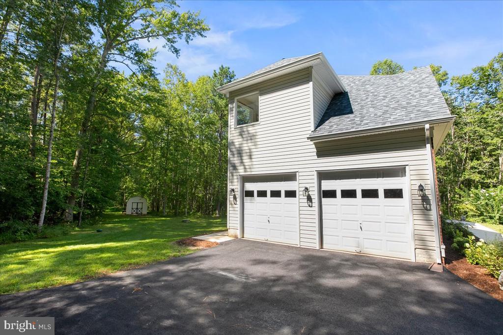 5 BEAVER RIDGE ROAD