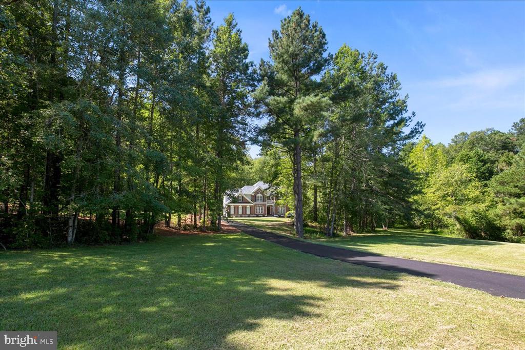 5 BEAVER RIDGE ROAD