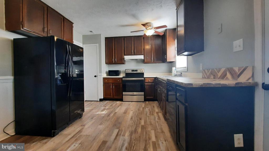 606 W 11TH STREET