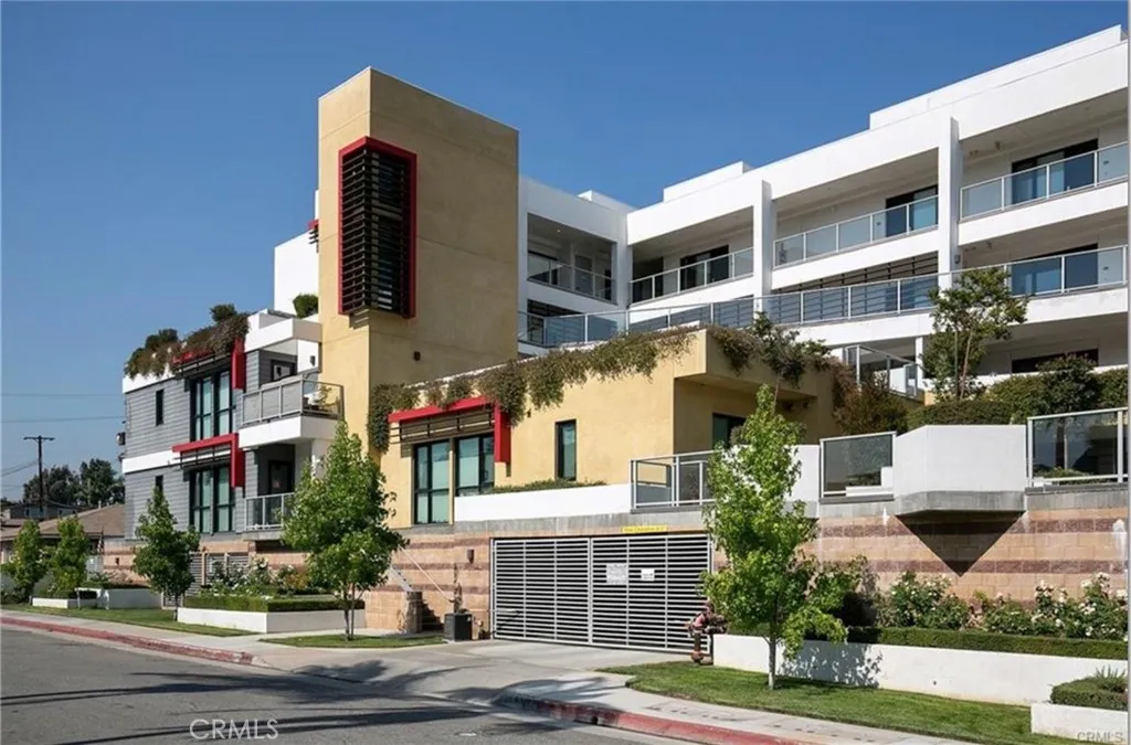 210 N Monterey Unit 208
