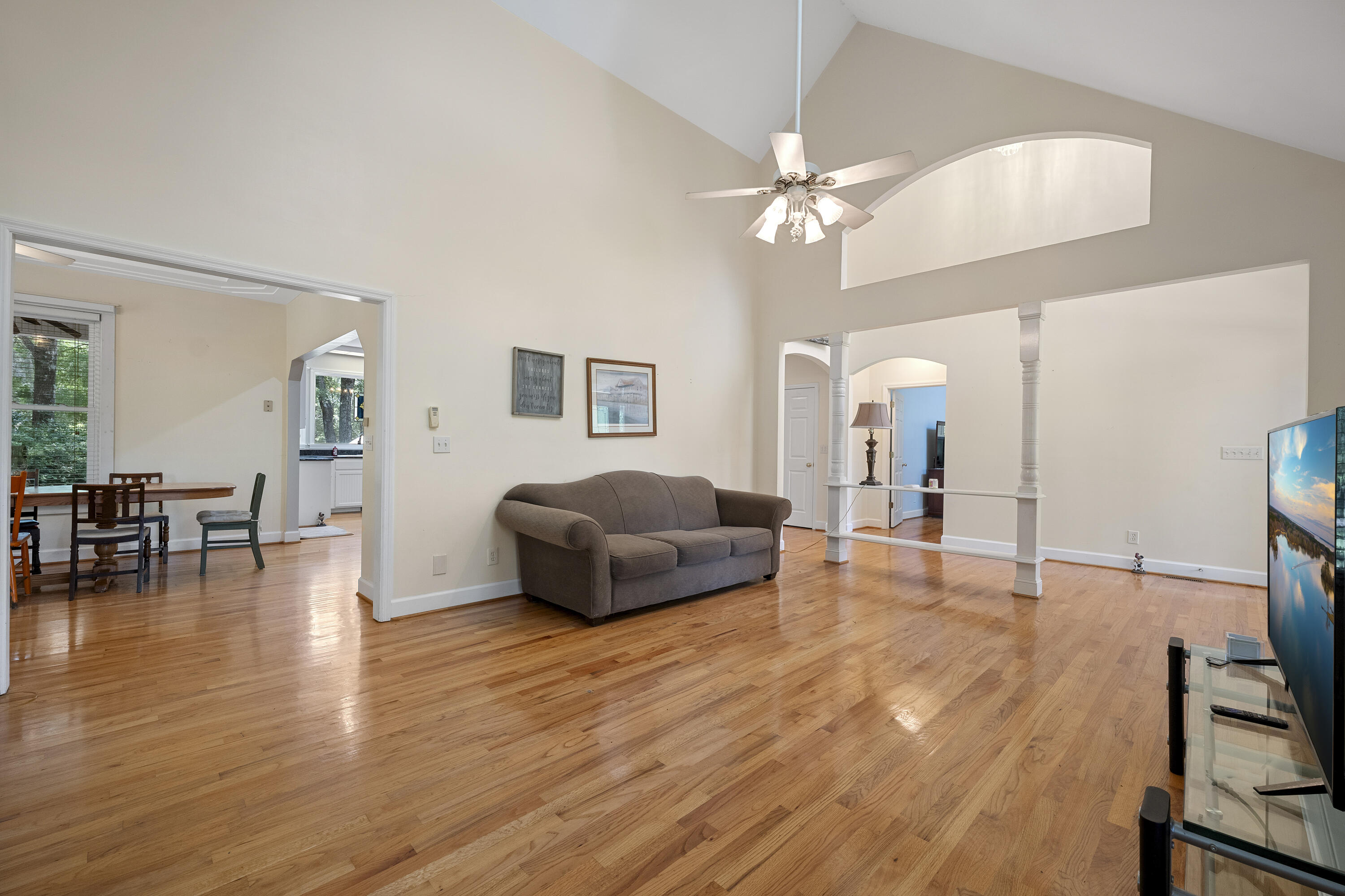 6385 Shilelagh Oaks Parkway