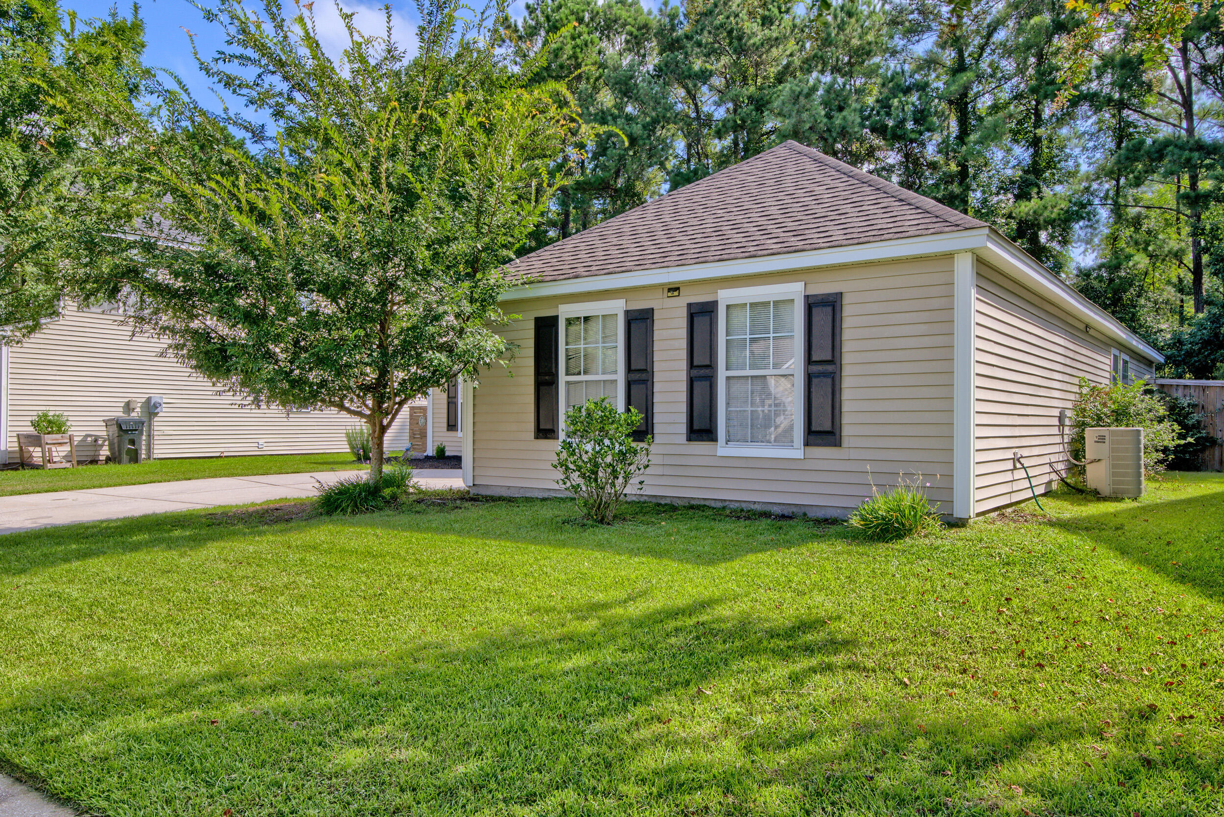 1436 Water Edge Drive