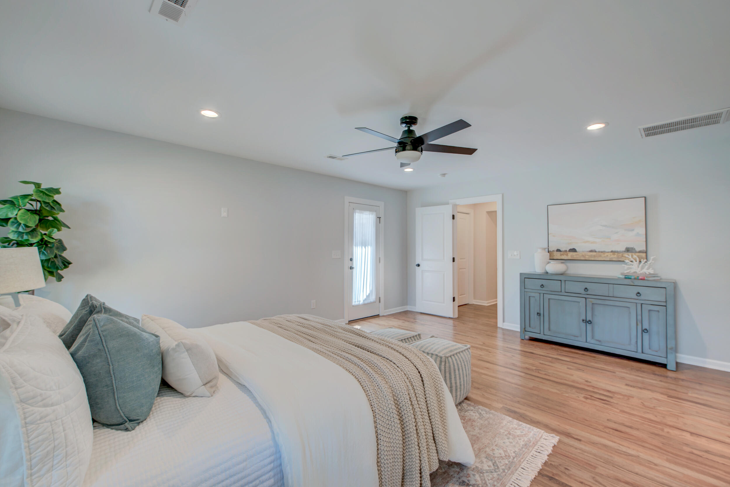 2472 Liverpool Drive