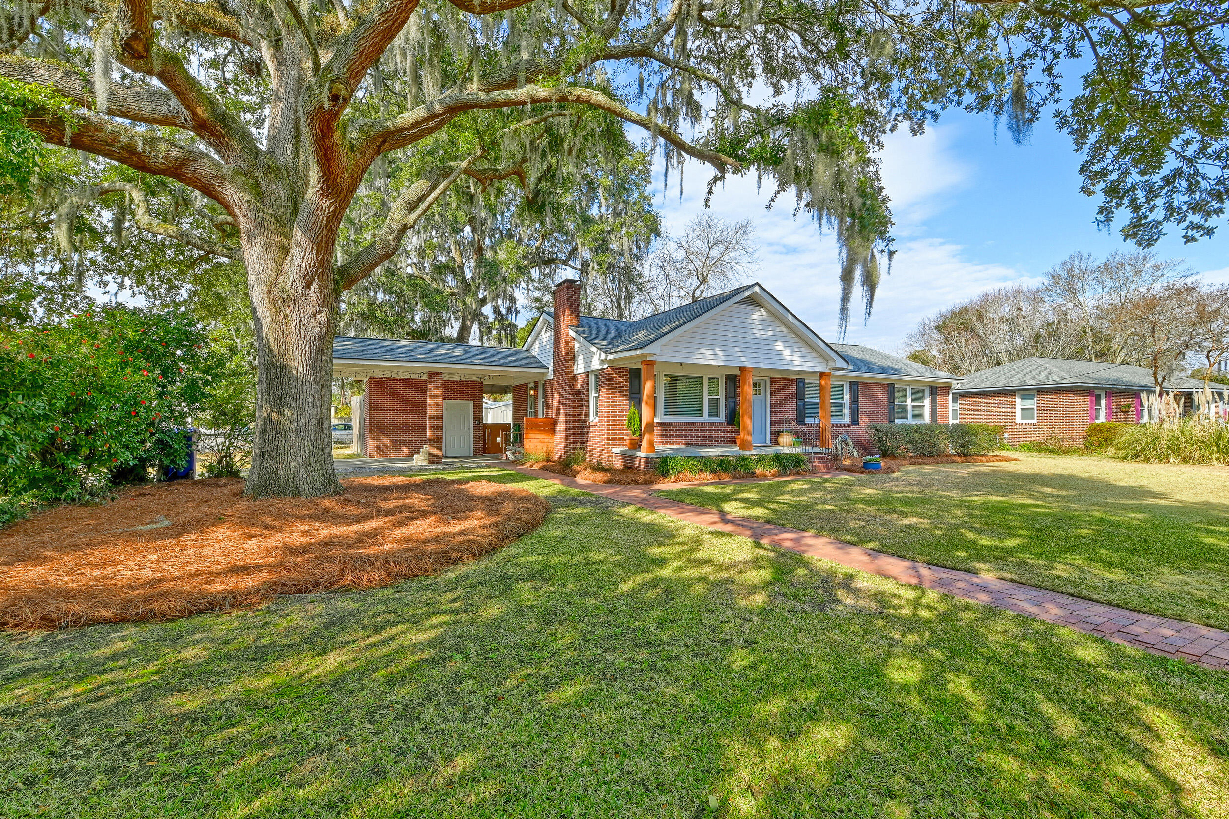 615 Wantoot Boulevard