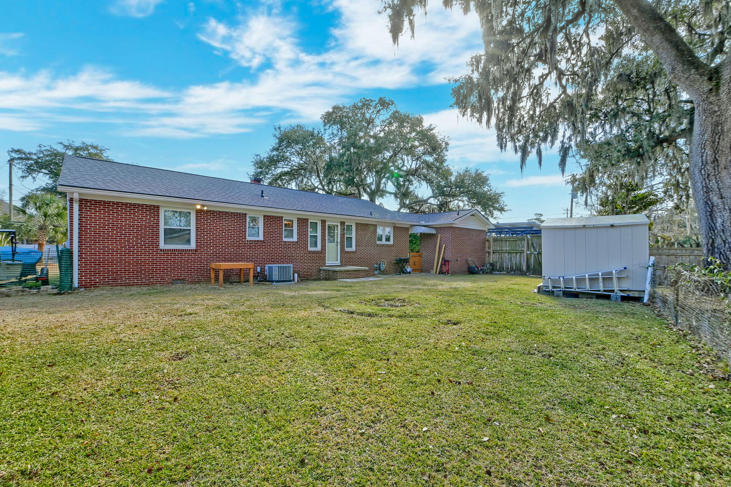 615 Wantoot Boulevard