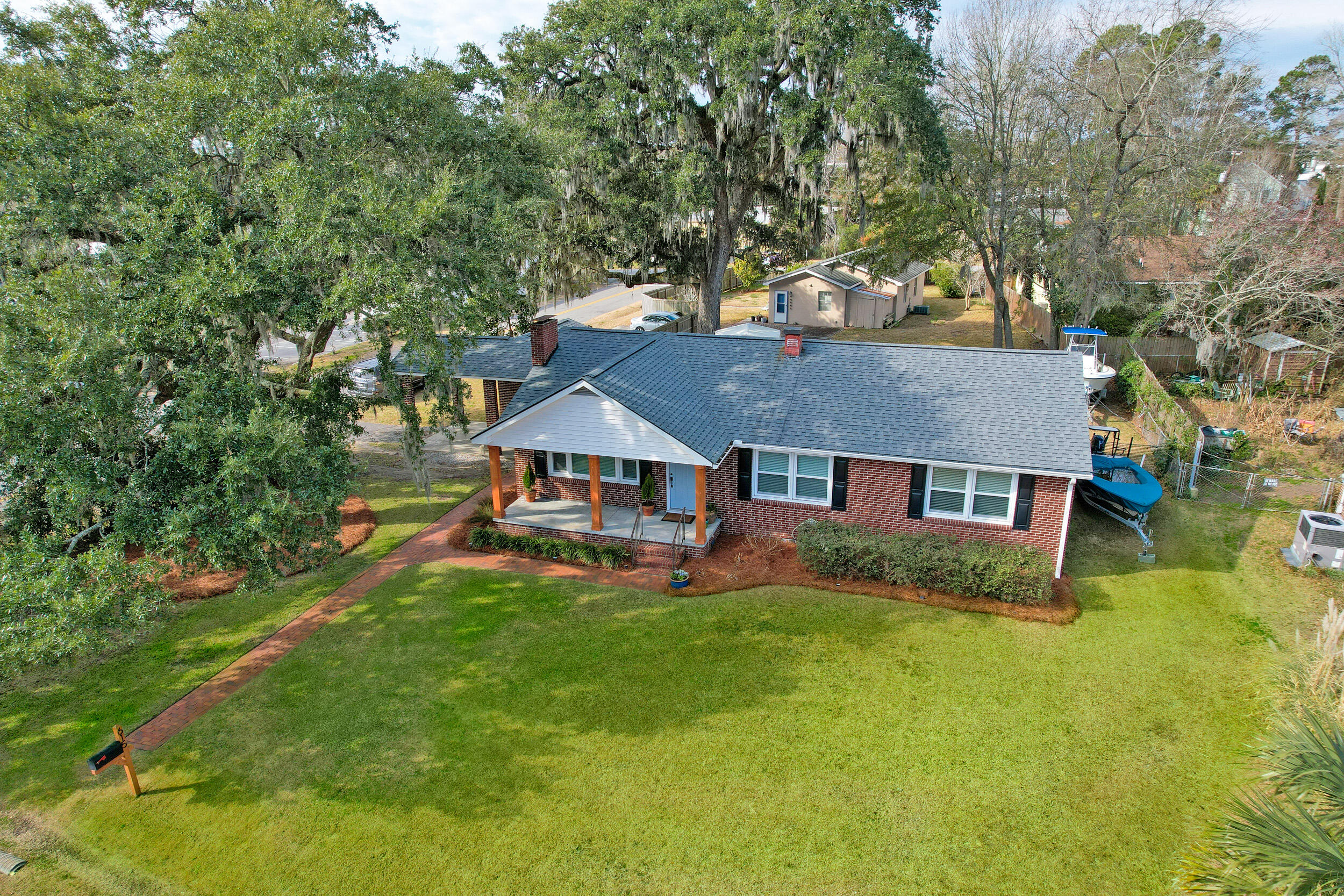 615 Wantoot Boulevard