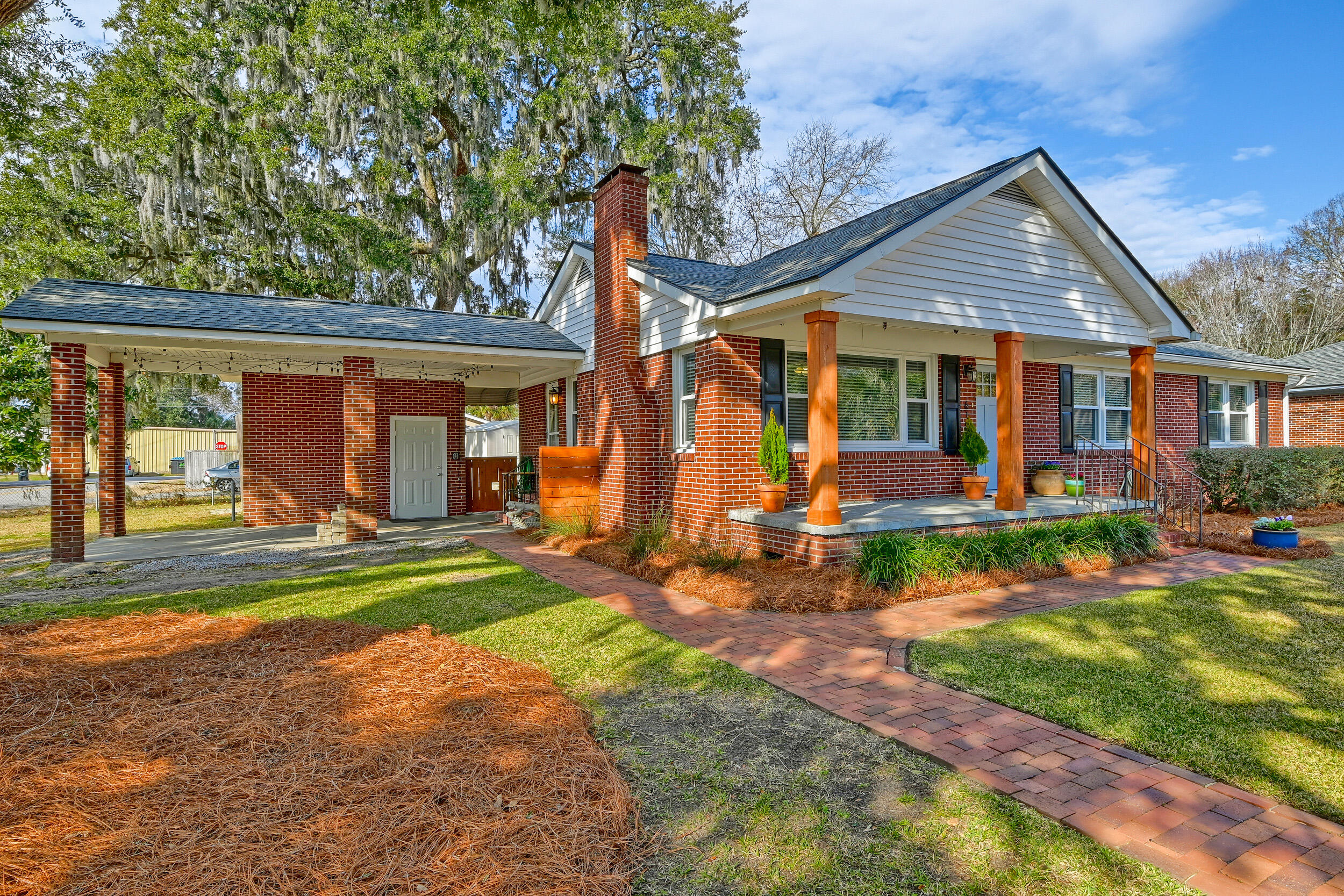 615 Wantoot Boulevard