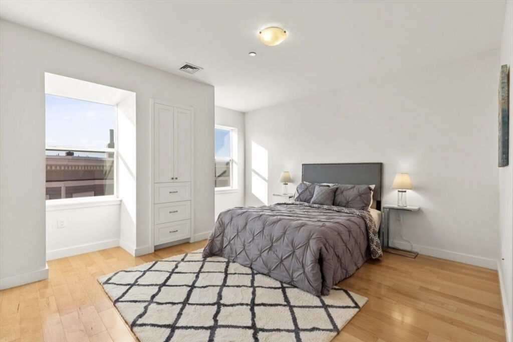 65 Beacon # 401