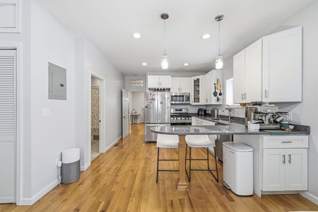 518 Main St # 2