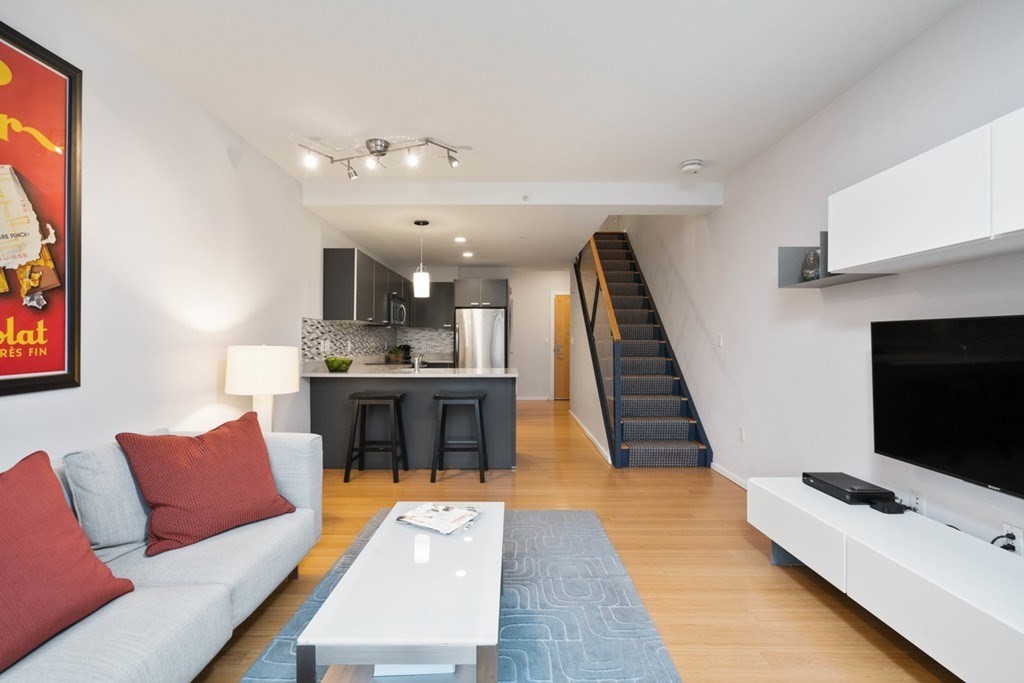2 Earhart St # 117