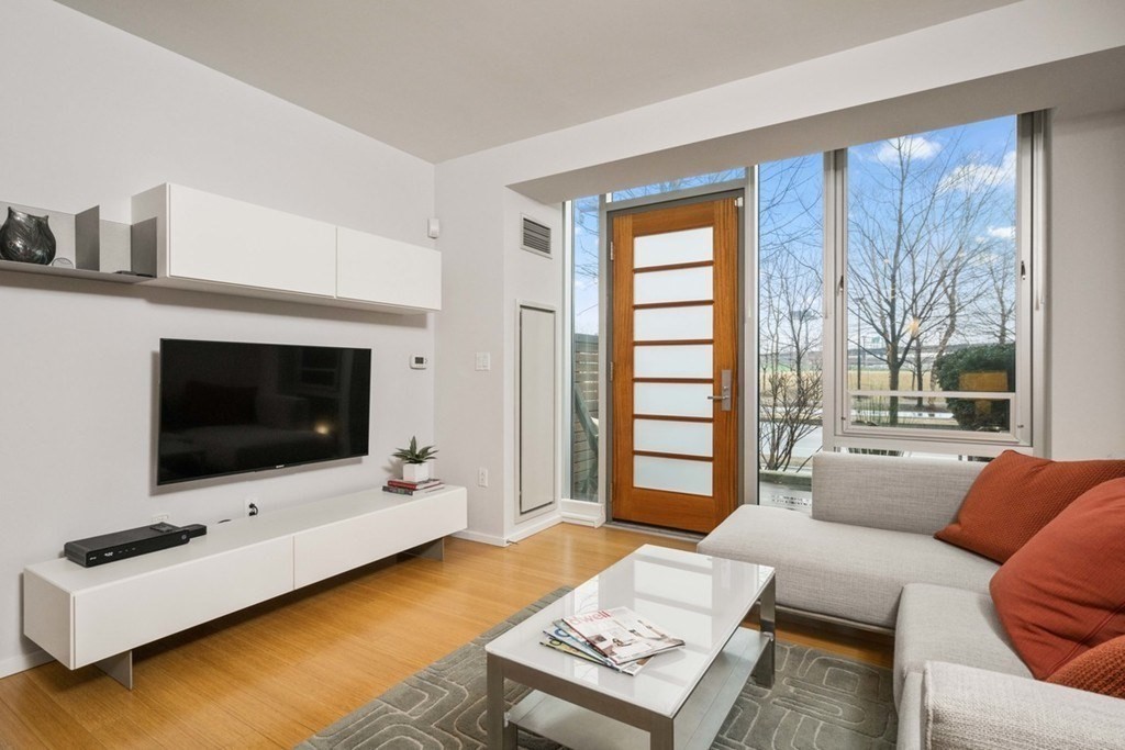 2 Earhart St # 117