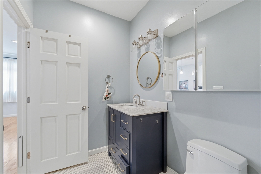 518 Main St # 2
