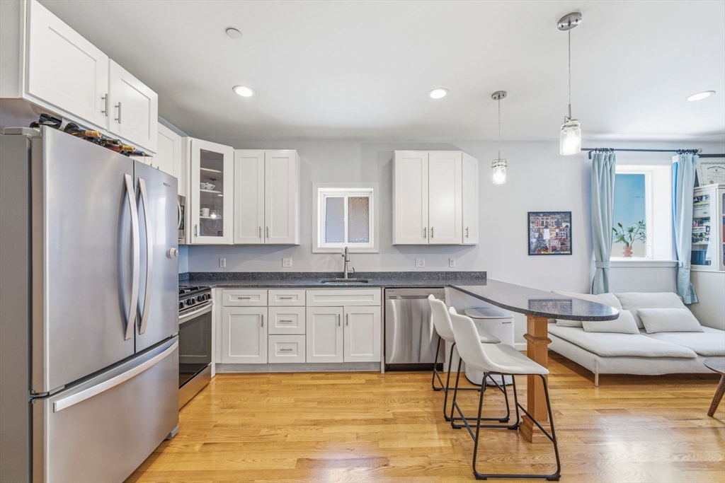 518 Main St # 2