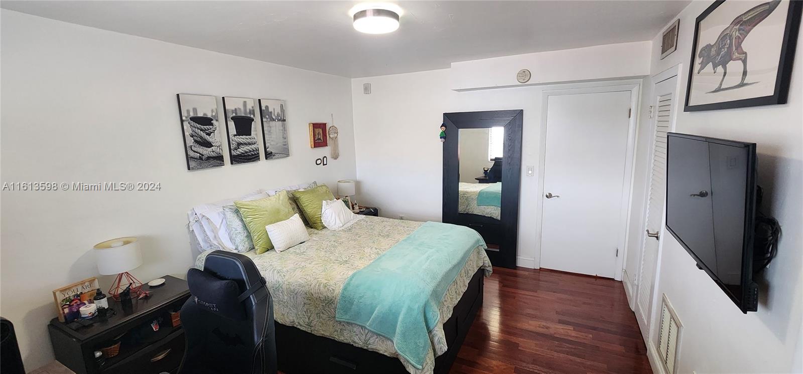 427 Santander Ave # 404