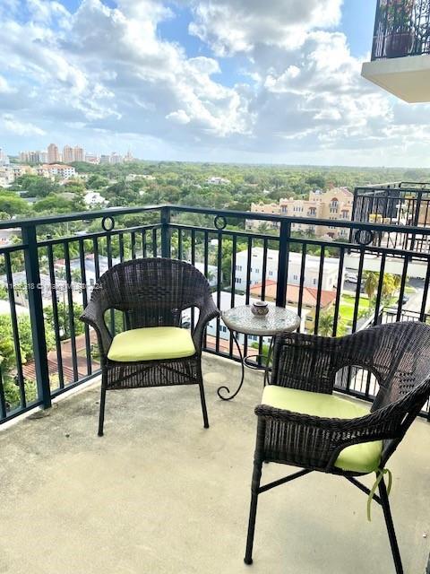 1300 Ponce De Leon Blvd # 1008