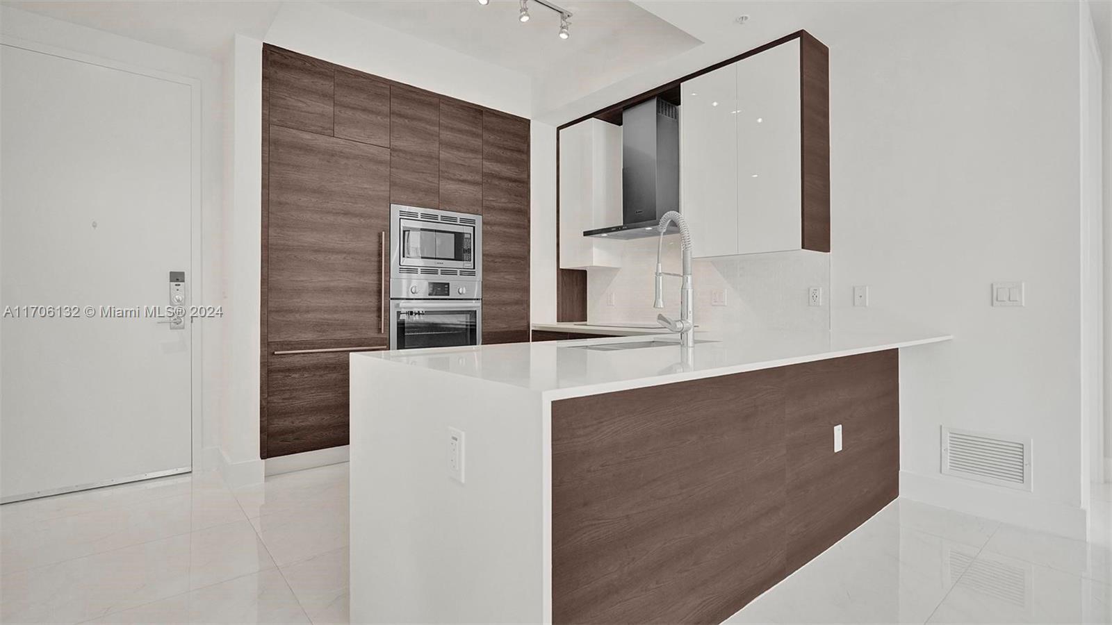 301 Altara Ave # 801
