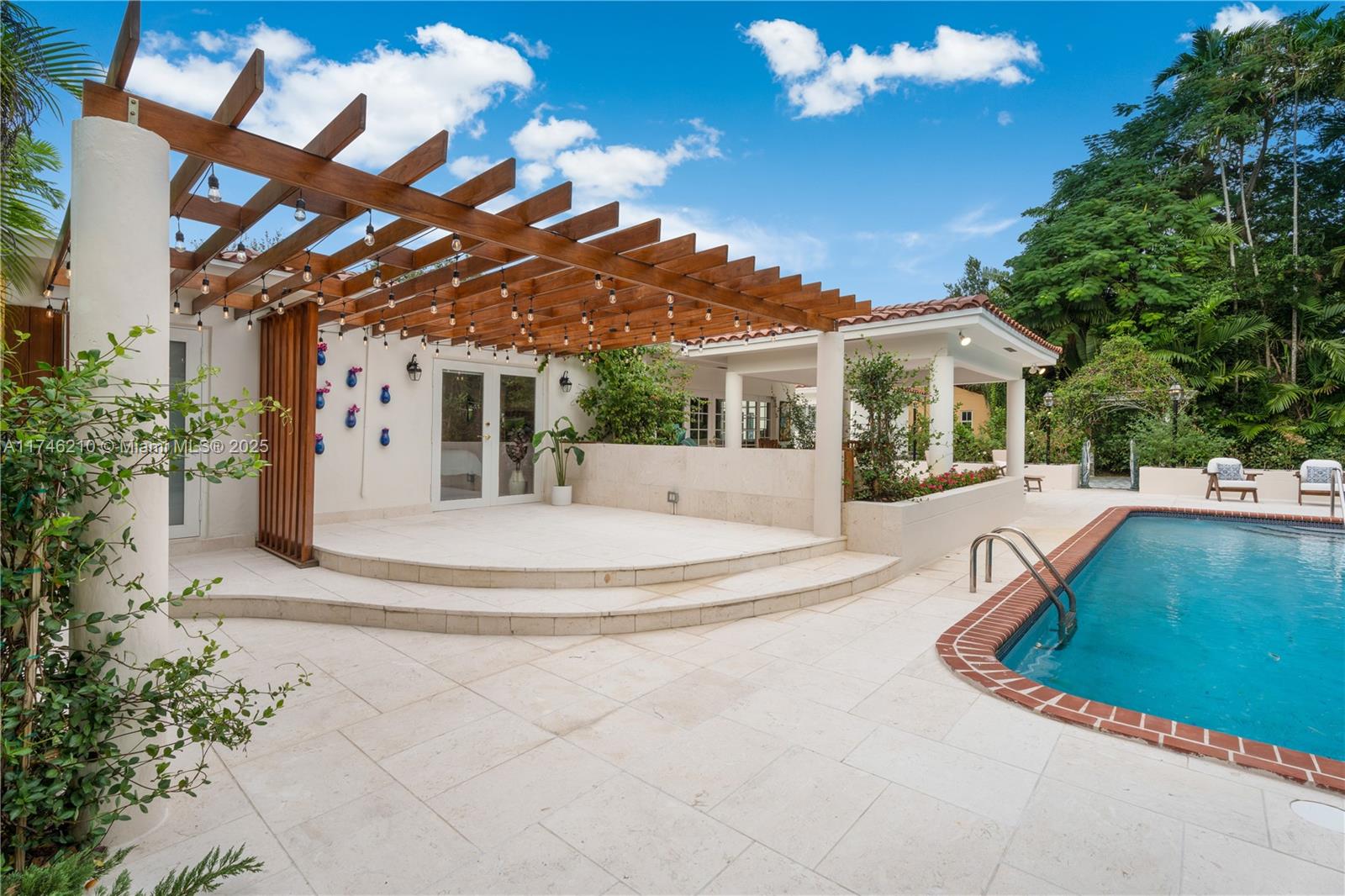 1222 SW Coral Way