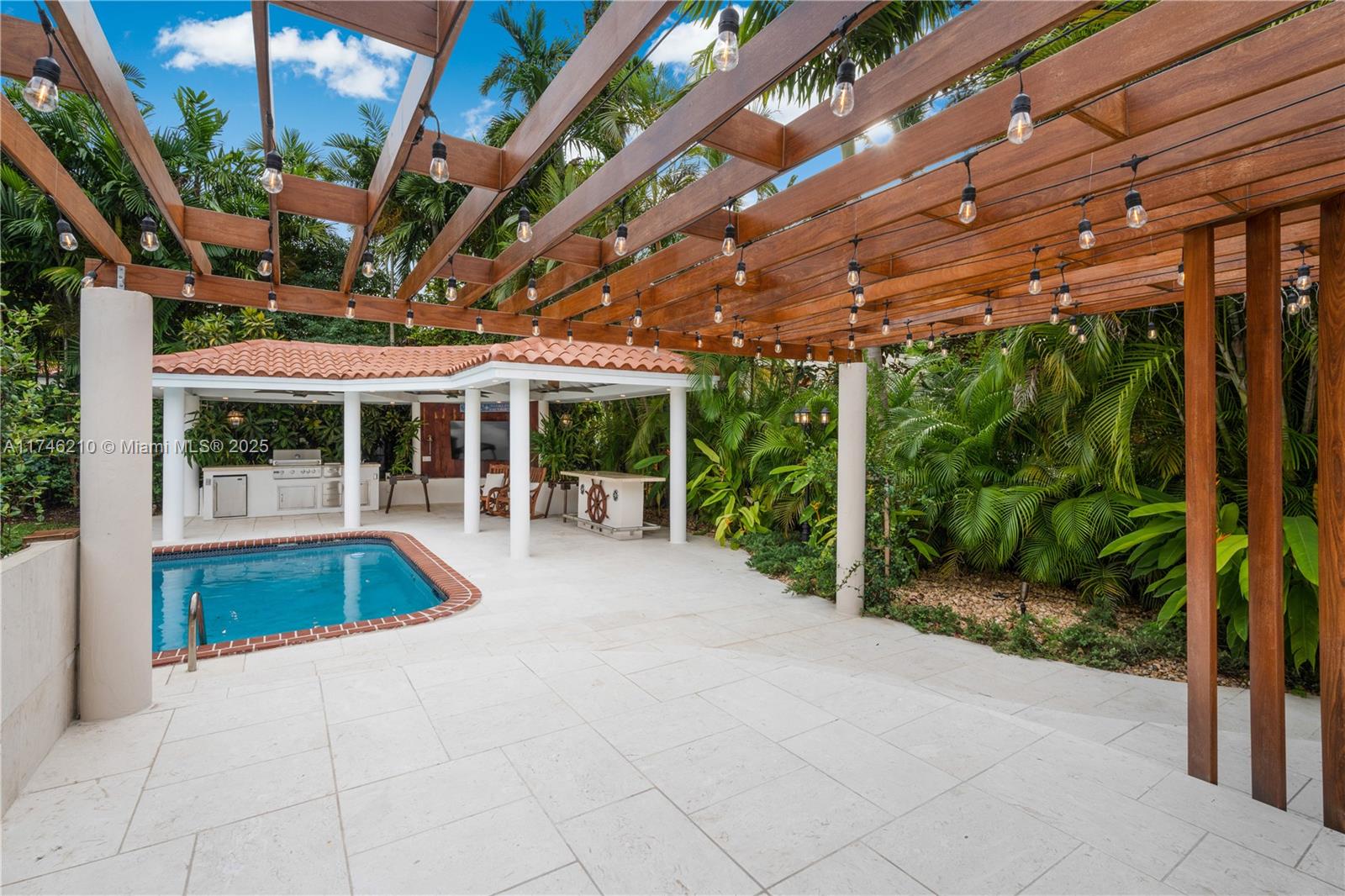 1222 SW Coral Way