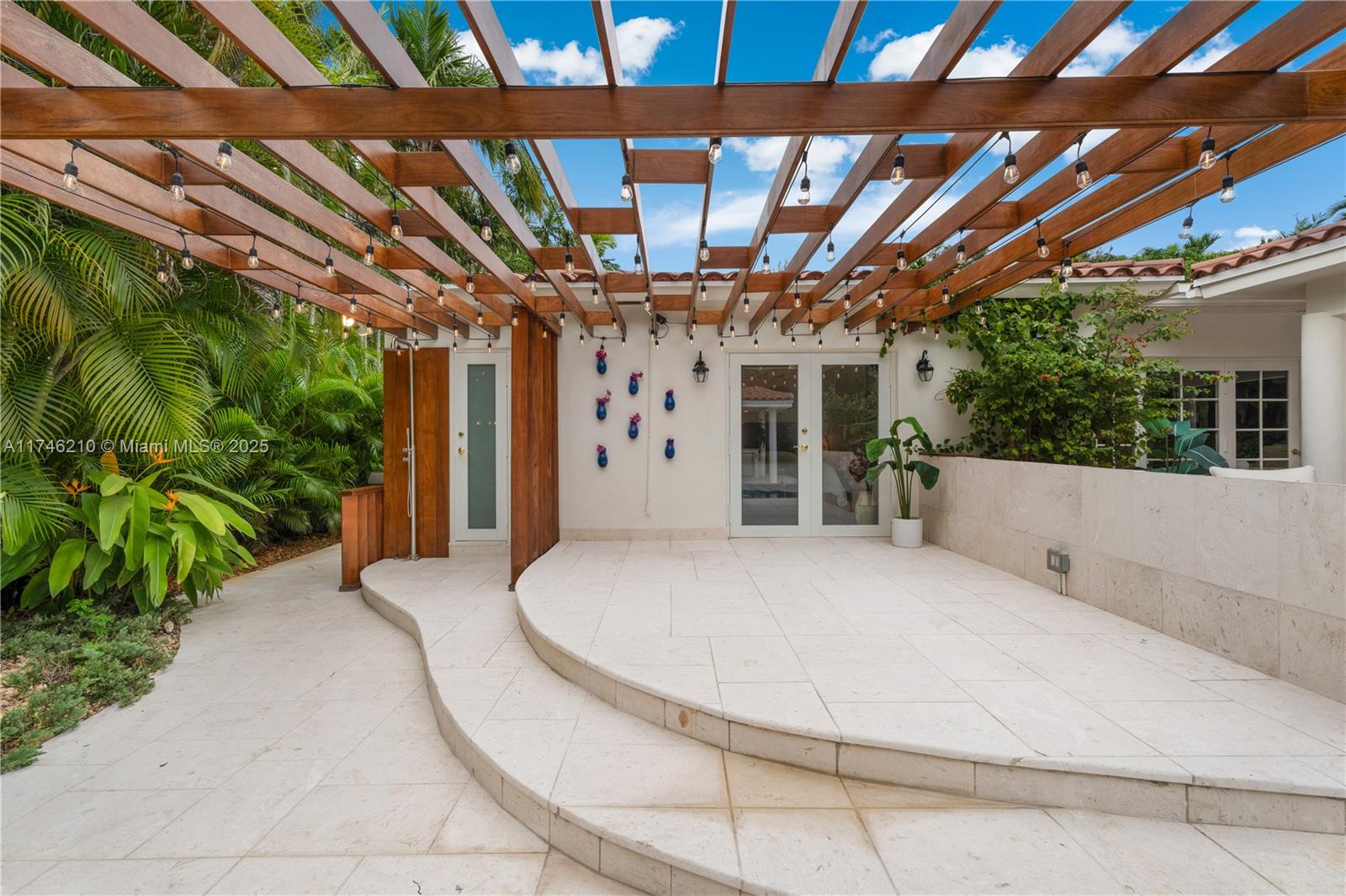 1222 SW Coral Way