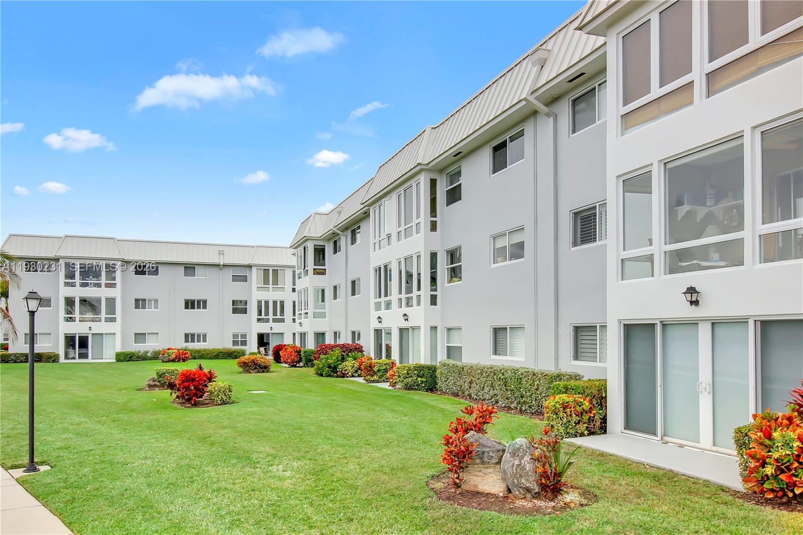 7 Colonial Club Dr # 302