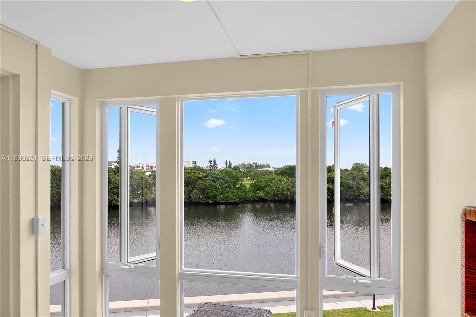 7 Colonial Club Dr # 302