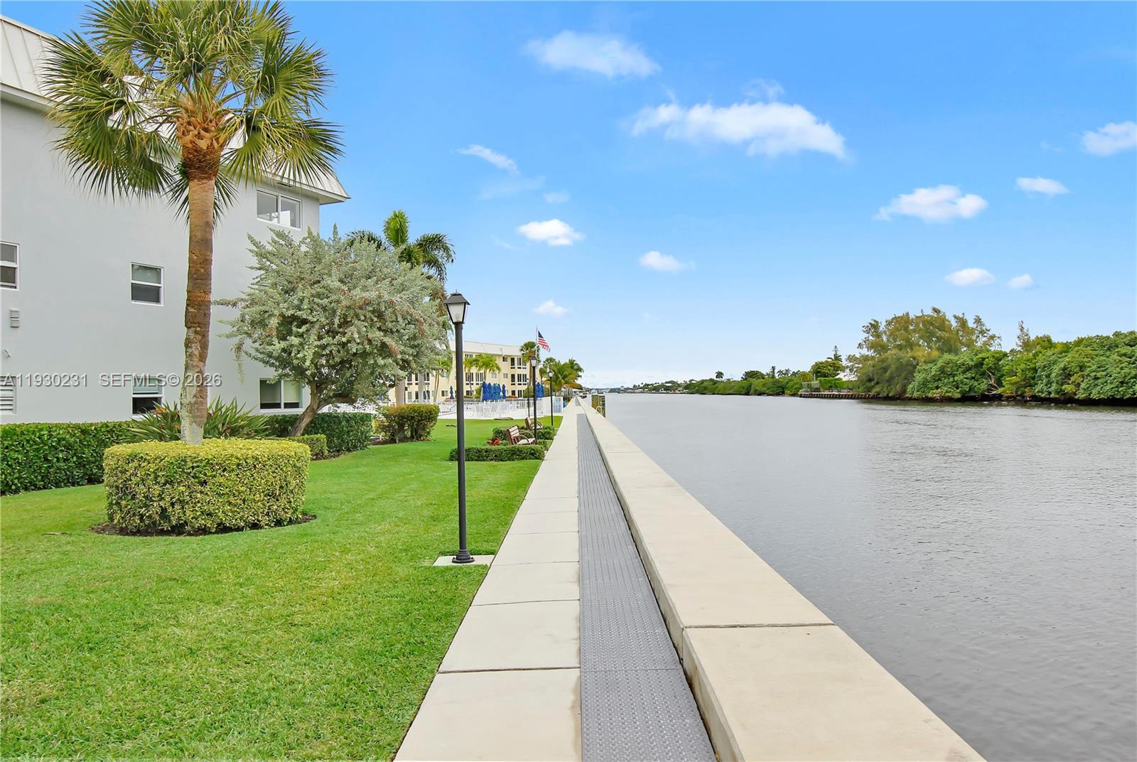 7 Colonial Club Dr # 302